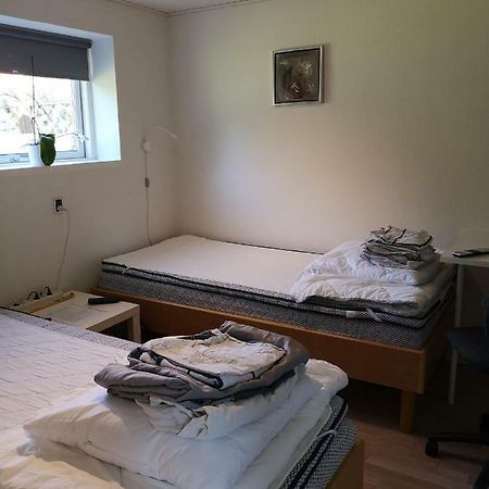 Commuter Room For One Or Two People Munkebo Экстерьер фото