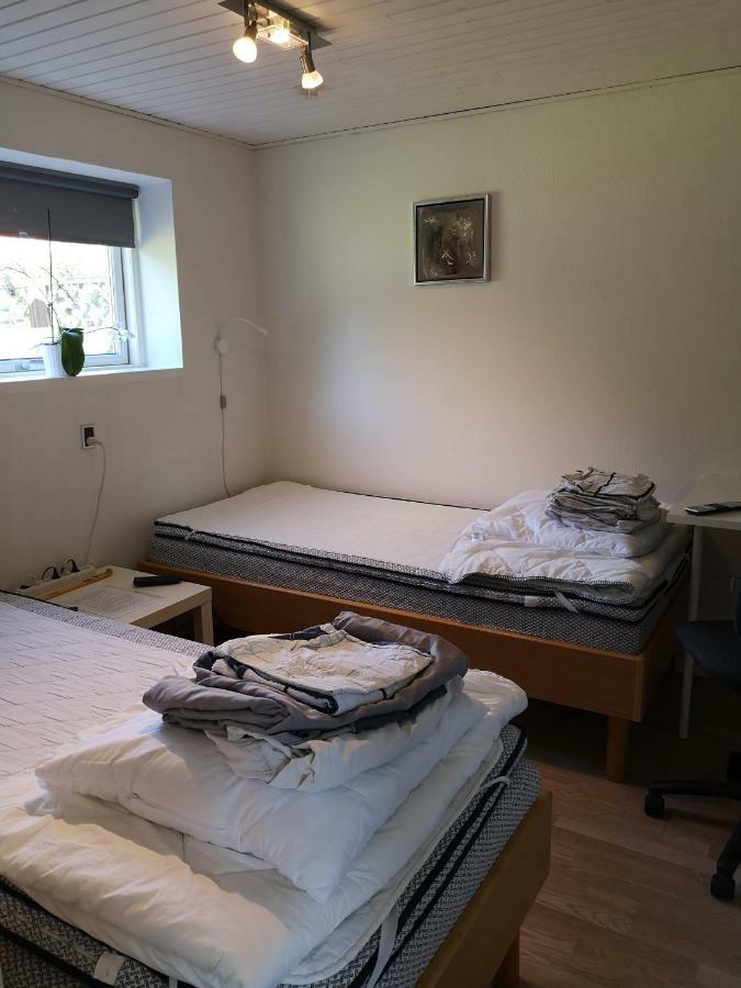 Commuter Room For One Or Two People Munkebo Экстерьер фото
