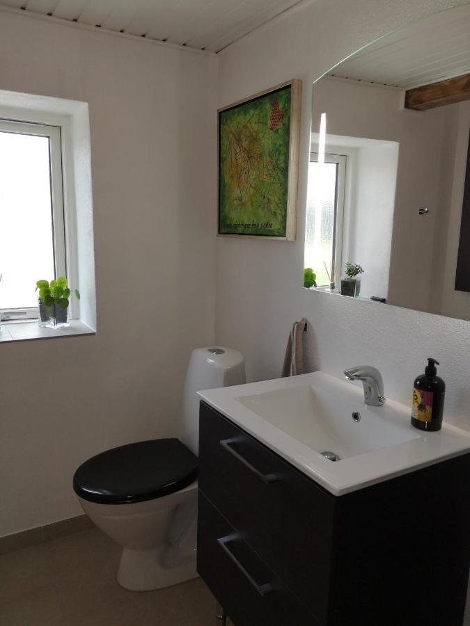 Commuter Room For One Or Two People Munkebo Экстерьер фото